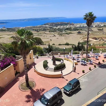 Penthouse Views 公寓