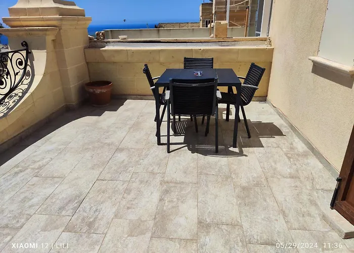 Penthouse Views דירה נדור