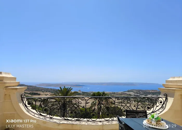 Penthouse Views דירה