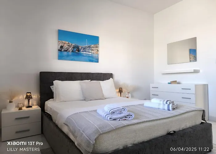 Penthouse Views דירה